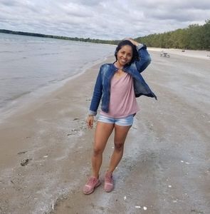 Meet your Posher, Hanitra